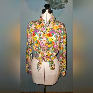 Floral Print Knotted Shirt - size Small